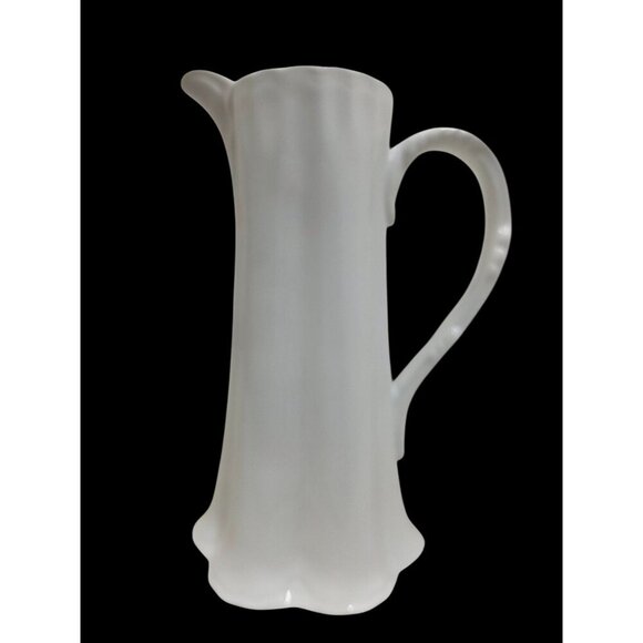 Kaldun Bogle Y2K White Ceramic Creamer Syrup Pitcher Vase Scallop Base Molded Ha - Picture 1 of 9